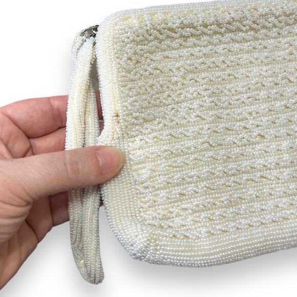 Vintage Cream Beaded Clutch With Wrist Strap And Change Purse - Picture 3 of 10